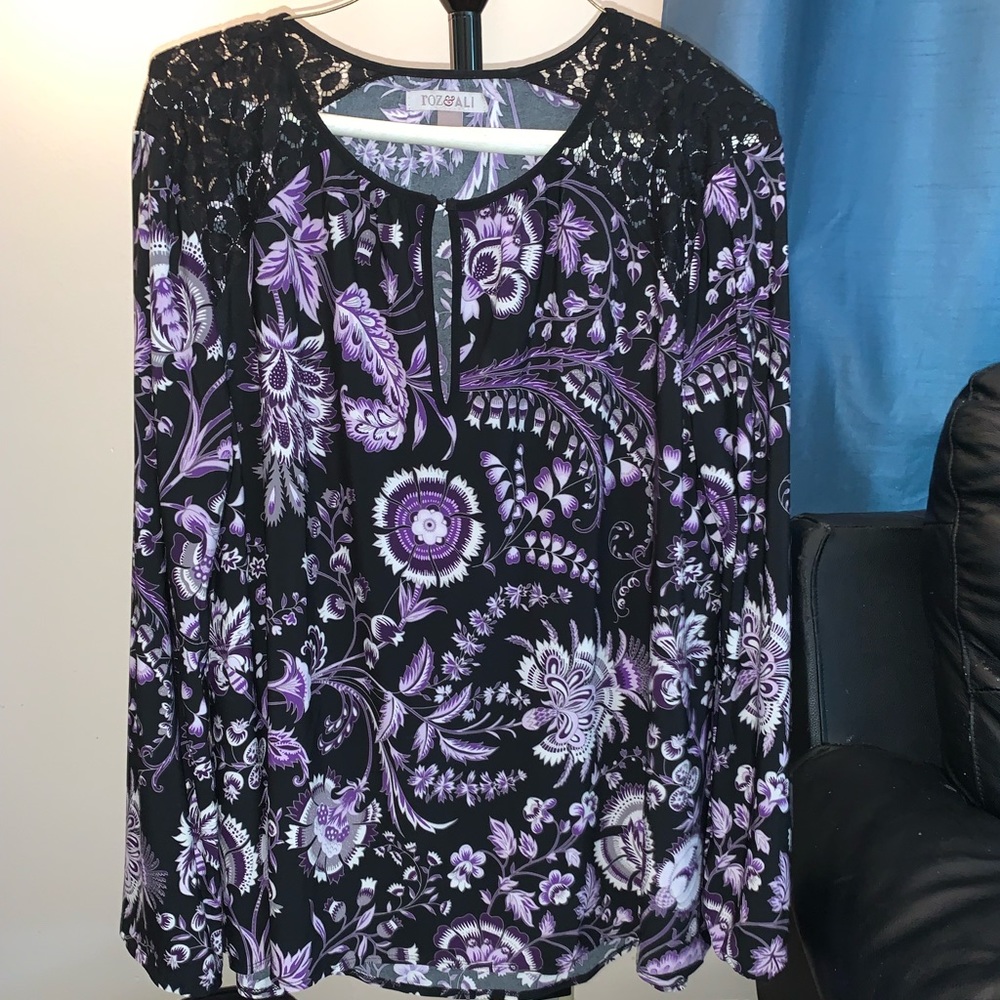Roz & Ali dress shirt, size Large